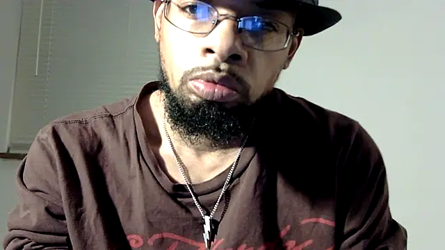 Snapshot of WhiskeyWood_DuhGOD chatting on January 11, 3:34 am WhiskeyWood DuhGOD online show from January 11, 3:34 am