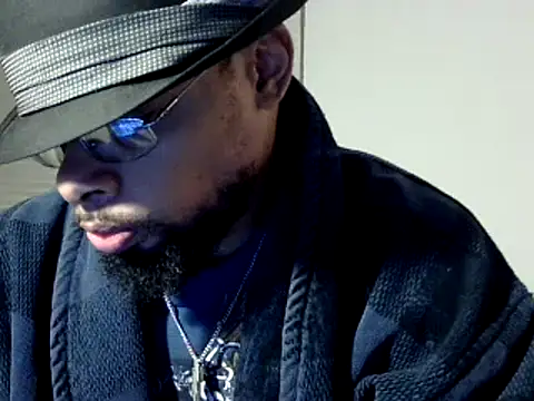 Snapshot of WhiskeyWood_DuhGOD chatting on December 6, 3:19 am WhiskeyWood DuhGOD online show from December 6, 3:19 am