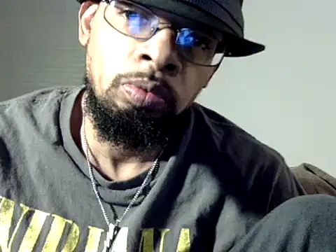 Snapshot of WhiskeyWood_DuhGOD chatting on December 18, 3:26 am WhiskeyWood DuhGOD online show from December 18, 3:26 am