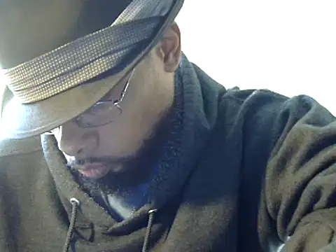 Snapshot of WhiskeyWood_DuhGOD chatting on December 6, 5:22 pm WhiskeyWood DuhGOD online show from December 6, 5:22 pm
