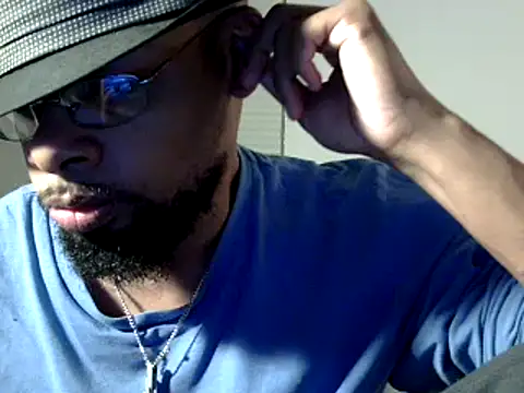 Snapshot of WhiskeyWood_DuhGOD chatting on December 9, 2:13 am WhiskeyWood DuhGOD online show from December 9, 2:13 am