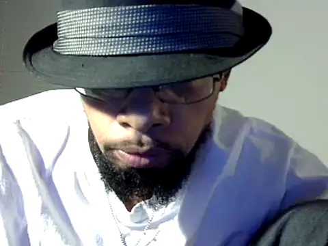 Snapshot of WhiskeyWood_DuhGOD chatting on December 11, 3:37 am WhiskeyWood DuhGOD online show from December 11, 3:37 am