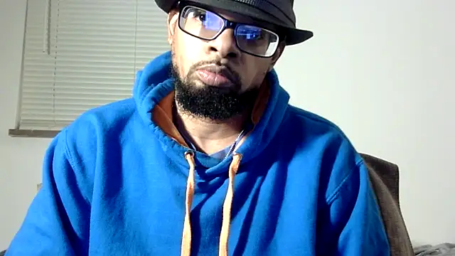 Snapshot of WhiskeyWood_DuhGOD chatting on October 27, 1:19 am WhiskeyWood DuhGOD online show from October 27, 1:19 am