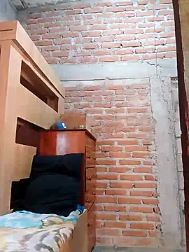 Snapshot of hoy_toyboy chatting on December 5, 7:29 pm hoy toyboy online show from December 5, 7:29 pm