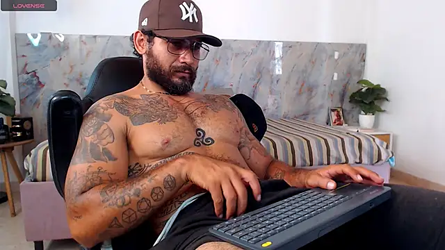 hanz col online show from April 28, 4:22 pm