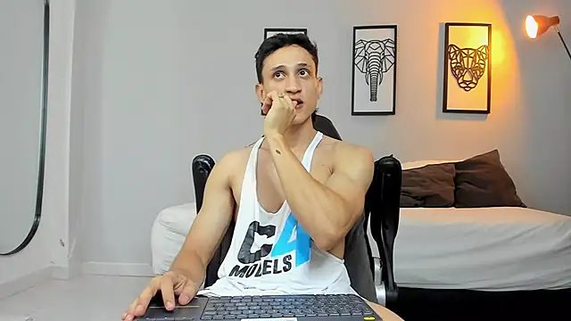 connor twink online show from December 17, 11:16 pm