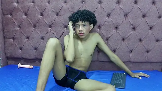 Snapshot of jony_honey chatting on January 9, 1:45 pm jony honey online show from January 9, 1:45 pm