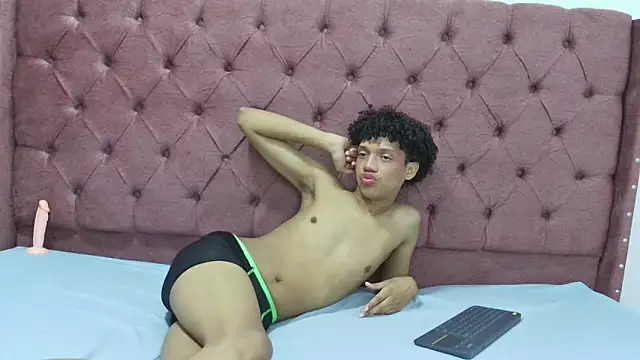 Snapshot of jony_honey chatting on January 4, 1:42 pm jony honey online show from January 4, 1:42 pm
