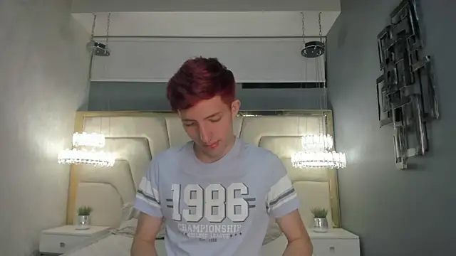 Un Slutty online show from December 10, 7:54 pm