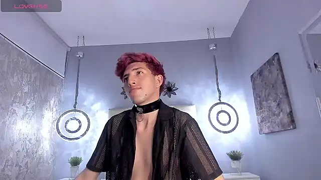 Un Slutty online show from February 8, 9:36 pm