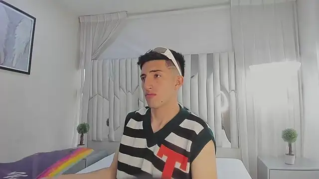 Un Slutty online show from March 5, 7:28 pm