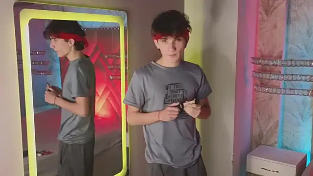 MaxHeat  online show from March 18, 7:44 pm