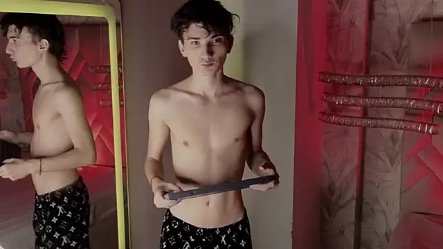 MaxHeat  online show from February 22, 9:21 pm