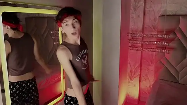 MaxHeat  online show from February 21, 9:11 pm