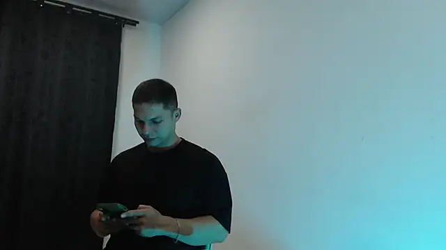 dominick crawford01 online show from December 19, 10:10 pm