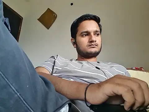 Snapshot of Jonrobinso chatting on October 27, 5:10 am Jonrobinso online show from October 27, 5:10 am