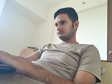 Jonrobinso online show from May 2, 4:04 am