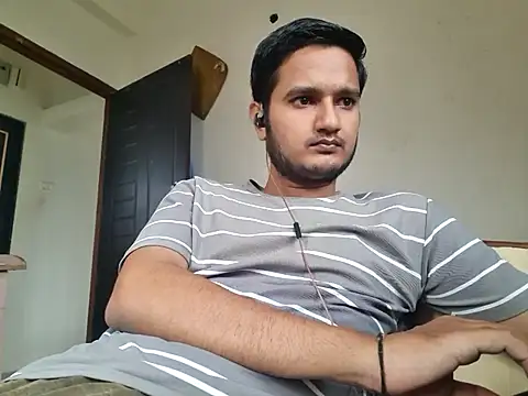 Snapshot of Jonrobinso chatting on October 25, 3:52 am Jonrobinso online show from October 25, 3:52 am