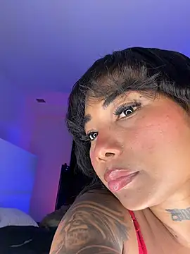 AaronCruz  online show from May 18, 12:29 am