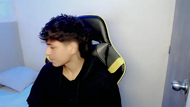 Yosepp  online show from February 16, 8:29 pm