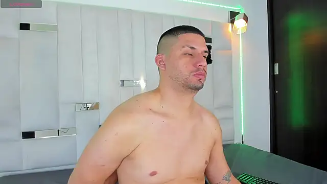 Snapshot of Jacoob19_ chatting on October 18, 3:11 am Jacoob19 online show from October 18, 3:11 am