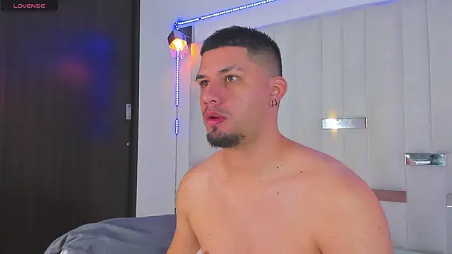 Snapshot of Jacoob19_ chatting on October 13, 11:49 am Jacoob19 online show from October 13, 11:49 am