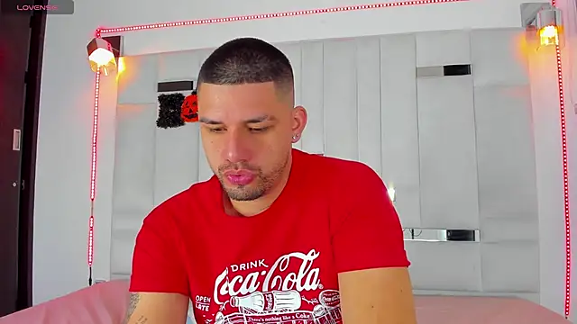 Snapshot of Jacoob19_ chatting on October 21, 12:30 pm Jacoob19 online show from October 21, 12:30 pm