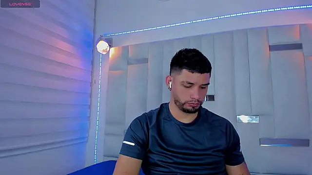 Snapshot of Jacoob19_ chatting on February 12, 3:16 pm Jacoob19 online show from February 12, 3:16 pm