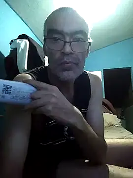 Snapshot of hugosafado333 chatting on February 28, 3:37 am hugosafado333 online show from February 28, 3:37 am