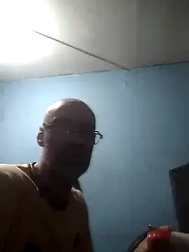 Snapshot of hugosafado333 chatting on December 4, 3:26 am hugosafado333 online show from December 4, 3:26 am
