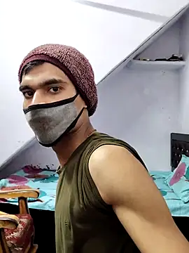 Snapshot of Habibi_big_b chatting on December 20, 3:25 am Habibi big b online show from December 20, 3:25 am