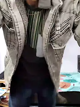 Snapshot of Habibi_big_b chatting on December 29, 4:51 pm Habibi big b online show from December 29, 4:51 pm