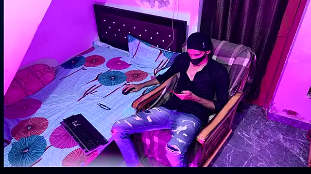 Snapshot of Habibi_big_b chatting on September 16, 6:20 pm Habibi big b online show from September 16, 6:20 pm
