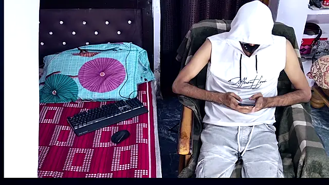 Snapshot of Habibi_big_b chatting on October 10, 7:18 pm Habibi big b online show from October 10, 7:18 pm