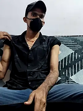 Snapshot of Habibi_big_b chatting on March 18, 5:45 am Habibi big b online show from March 18, 5:45 am