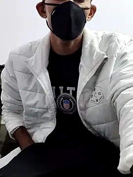 Snapshot of Habibi_big_b chatting on February 9, 7:19 pm Habibi big b online show from February 9, 7:19 pm
