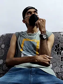 Snapshot of Habibi_big_b chatting on March 7, 4:44 pm Habibi big b online show from March 7, 4:44 pm