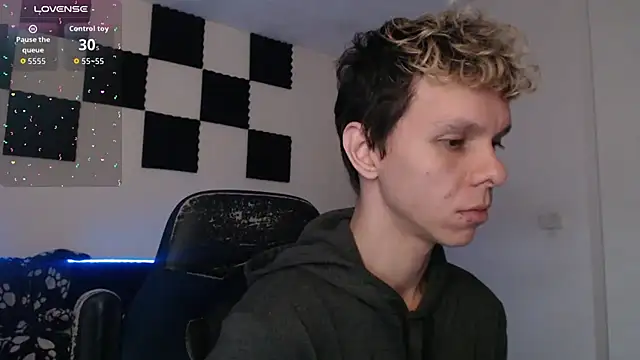 Snapshot of bryamado69 chatting on October 16, 1:41 pm bryamado69 online show from October 16, 1:41 pm