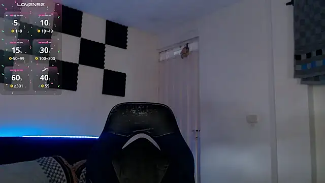 Snapshot of bryamado69 chatting on October 27, 9:28 pm bryamado69 online show from October 27, 9:28 pm