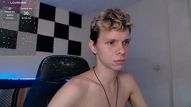 Snapshot of bryamado69 chatting on October 17, 1:48 pm bryamado69 online show from October 17, 1:48 pm