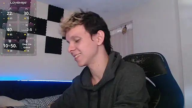 Snapshot of bryamado69 chatting on October 18, 1:49 pm bryamado69 online show from October 18, 1:49 pm