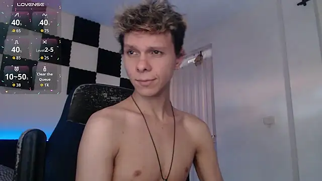 Snapshot of bryamado69 chatting on October 24, 8:54 pm bryamado69 online show from October 24, 8:54 pm