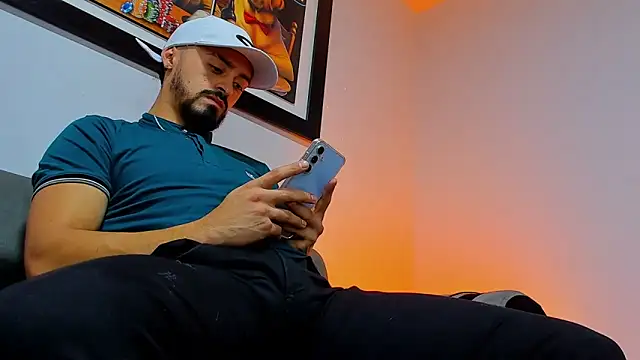 Snapshot of MAXIMUS_MASTE3 chatting on October 25, 10:22 pm MAXIMUS MASTE3 online show from October 25, 10:22 pm