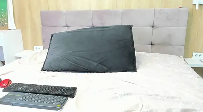 Snapshot of rico_ricky chatting on February 20, 9:00 am rico ricky online show from February 20, 9:00 am