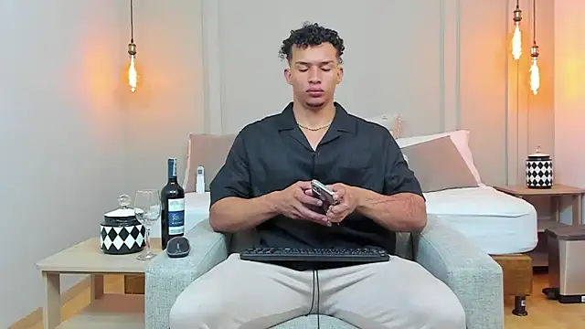 Snapshot of Dominick_star chatting on February 15, 6:23 am Dominick star online show from February 15, 6:23 am