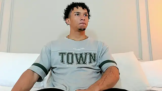 Snapshot of Dominick_star chatting on December 29, 3:33 am Dominick star online show from December 29, 3:33 am