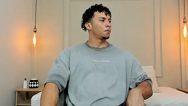 Snapshot of Dominick_star chatting on February 2, 3:21 am Dominick star online show from February 2, 3:21 am