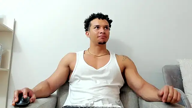 Snapshot of Dominick_star chatting on February 5, 4:27 am Dominick star online show from February 5, 4:27 am