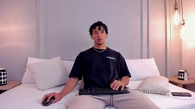 Snapshot of Dominick_star chatting on September 21, 4:01 am Dominick star online show from September 21, 4:01 am