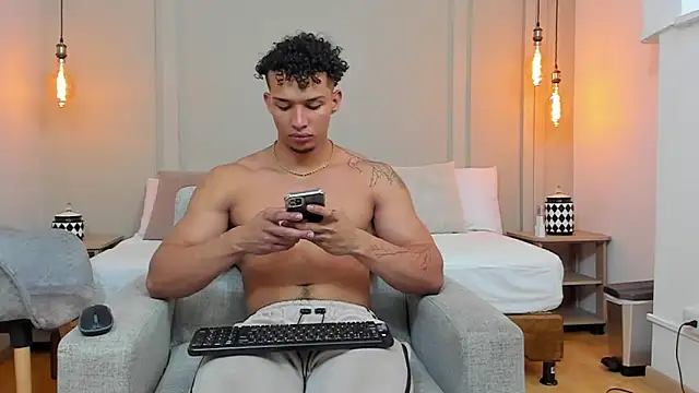 Snapshot of Dominick_star chatting on February 27, 3:03 am Dominick star online show from February 27, 3:03 am
